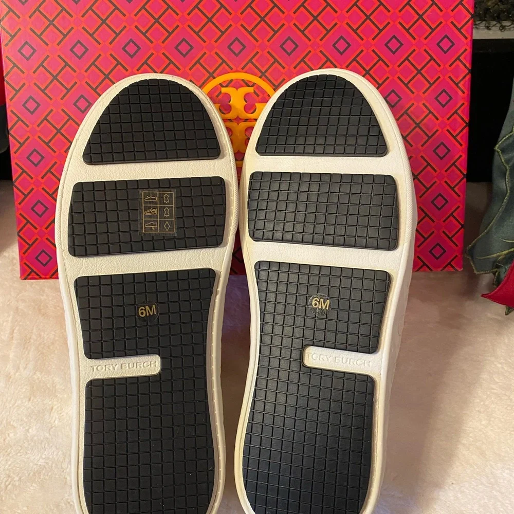 TORY BURCH LADYBUG SLIP ON SNEAKER